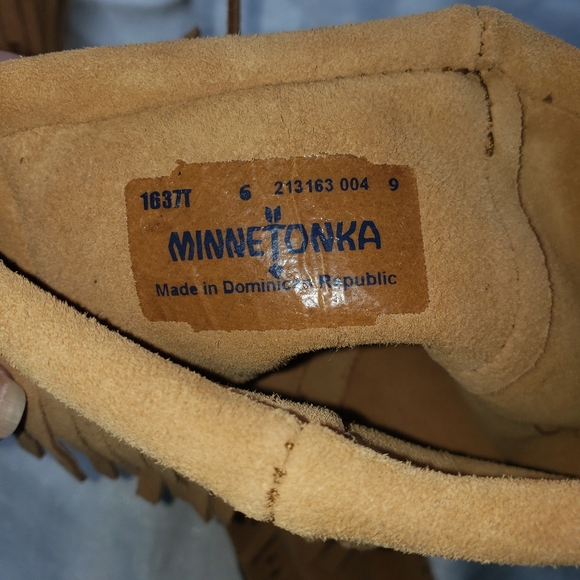 MINNETONKA 3-Layer Fringe Boots - Picture 5 of 8